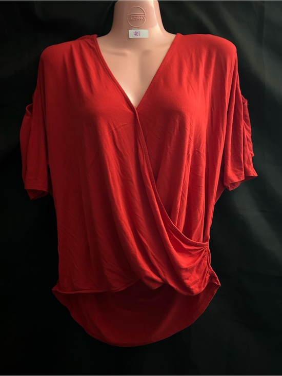 VENUS Tops - VENUS Women’s Red Draped Surplice Blouse MD